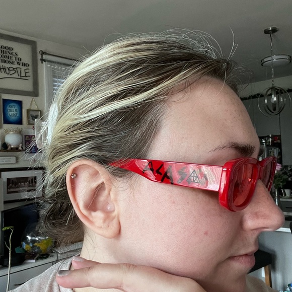 RARE* NEVER WORN* Alaska RED FOR FILTH™️ tour merch sunglasses signed by Alaska - Picture 11 of 14